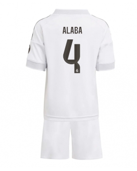 Billige Fotballdrakt Real Madrid David Alaba #4 Replika Hjemmedraktsett Barn 2025-26 Kortermet (med bukser)